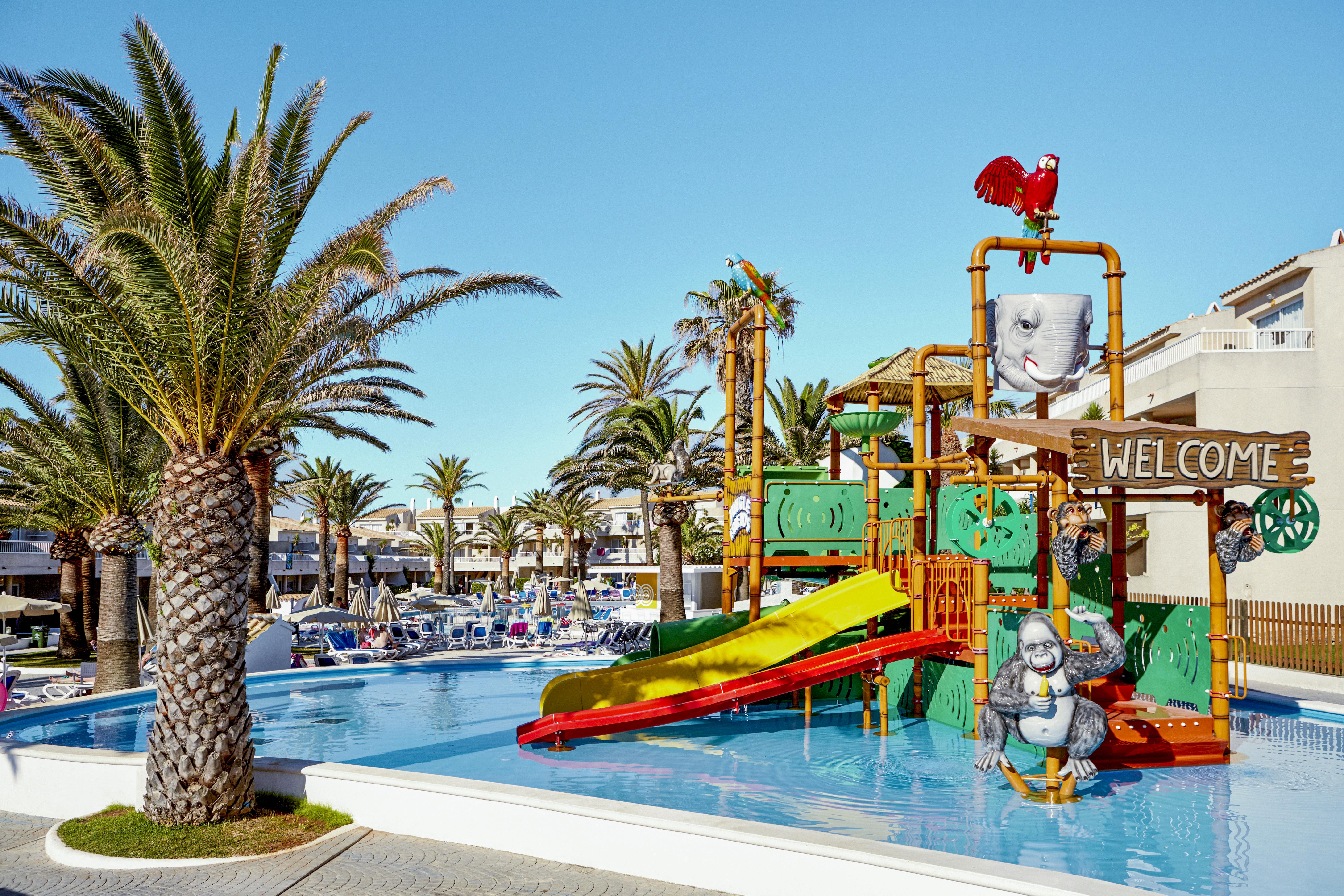 Globales Los Delfines Cala'N Blanes (Menorca) Exterior foto